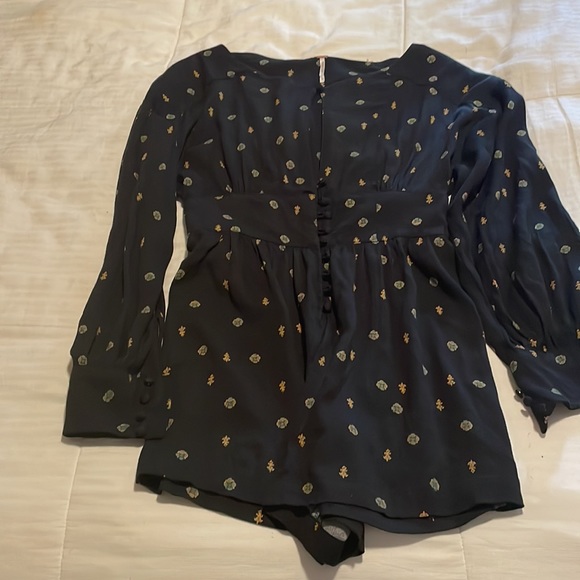 NWOT! Free people extra small long sleeve romper. - Picture 3 of 6